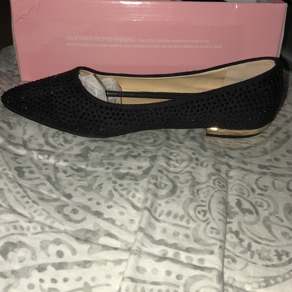BRAND NEW BLACK STUDDED FLATS